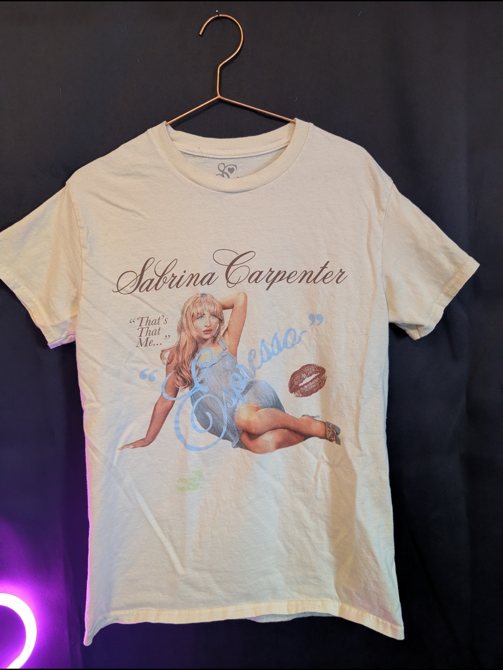 Sabrina Carpenter Cream Graphic Tee - Picture 2 of 10